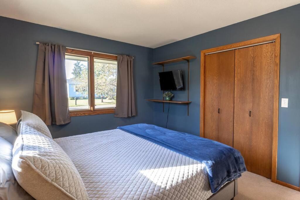 Family Home W/ 2 King, 2 Queen Beds + Game Room Bemidji Buitenkant foto